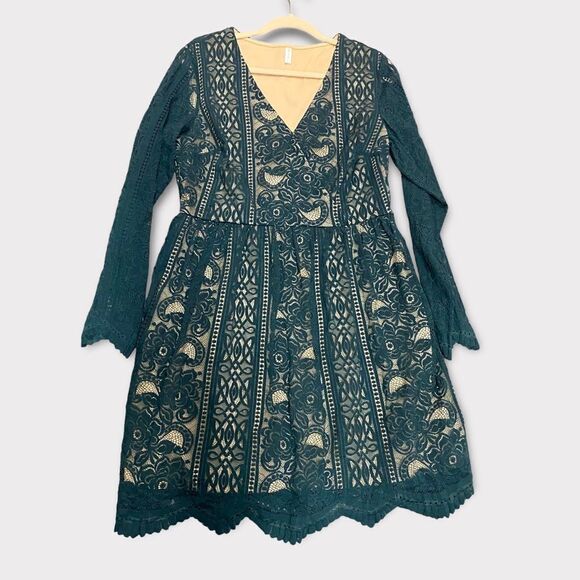 Green Christmas New Years Holliday Lace Bohemian Mini LongSleeved Elegant Dress - Picture 1 of 9